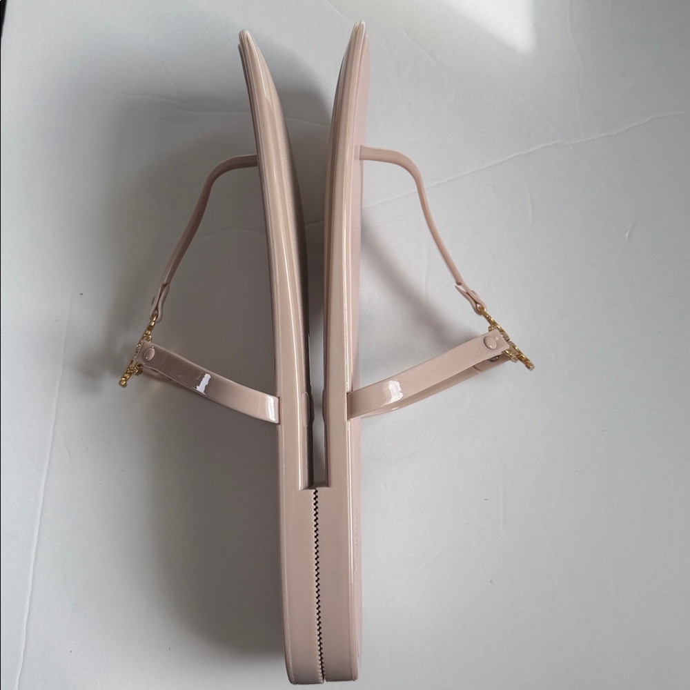Tory Burch Blush Pink Logo Thong Sandals with Gold Emblem - Picture 6 of 8